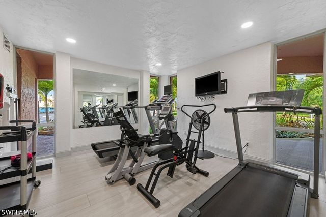 200 Turtle Lake CT 306, Naples, FL 34105