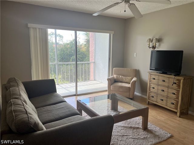 200 Turtle Lake CT 306, Naples, FL 34105