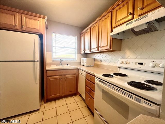 200 Turtle Lake CT 306, Naples, FL 34105