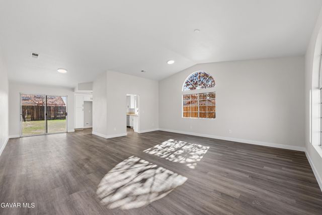 44232 W 23rd Street, Lancaster, CA 93536