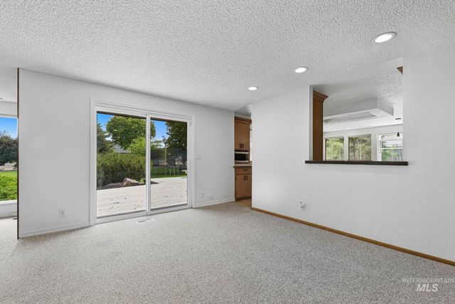 812 E Linden St, Caldwell, ID 83605