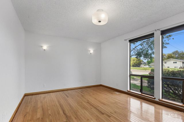 812 E Linden St, Caldwell, ID 83605
