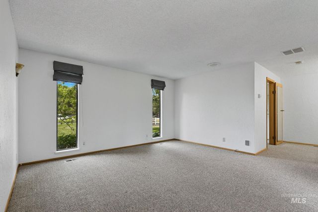 812 E Linden St, Caldwell, ID 83605