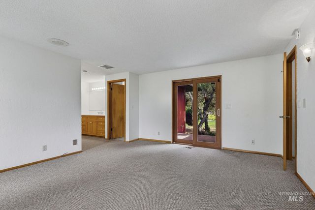 812 E Linden St, Caldwell, ID 83605