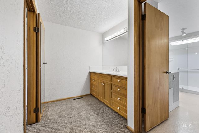 812 E Linden St, Caldwell, ID 83605
