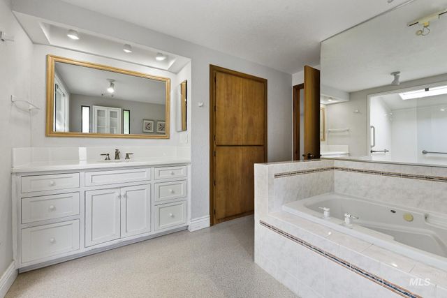 812 E Linden St, Caldwell, ID 83605