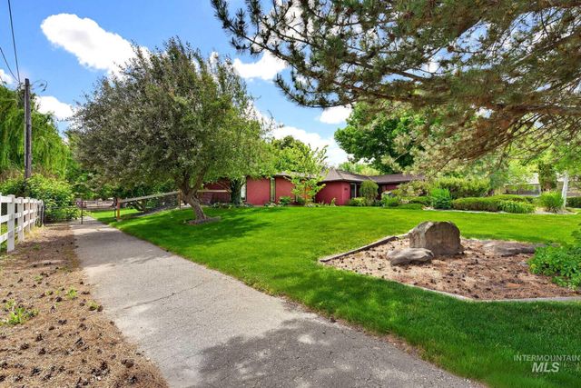 812 E Linden St, Caldwell, ID 83605
