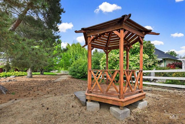 812 E Linden St, Caldwell, ID 83605