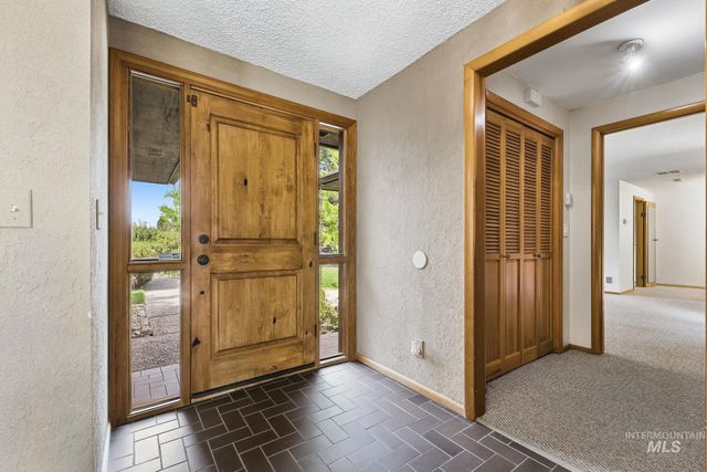812 E Linden St, Caldwell, ID 83605