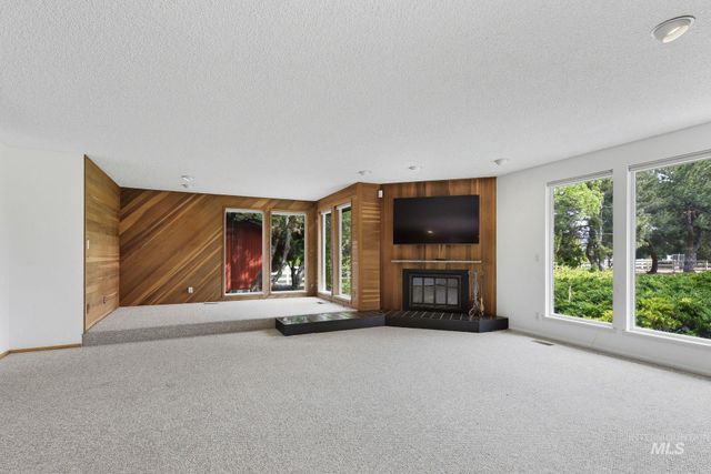 812 E Linden St, Caldwell, ID 83605