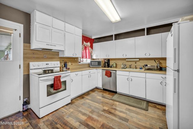18 E Prater Way, Sparks, NV 89431