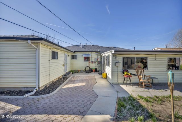 18 E Prater Way, Sparks, NV 89431