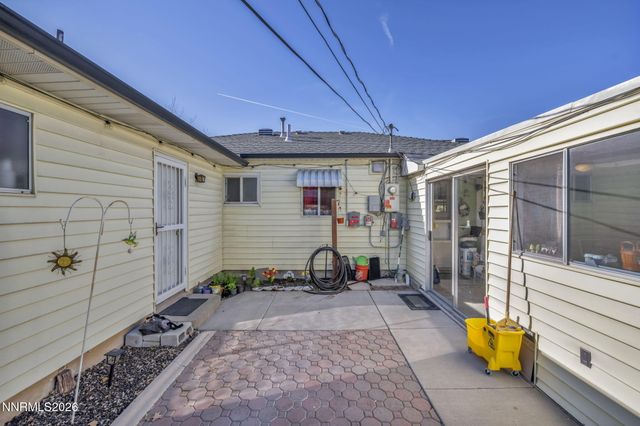 18 E Prater Way, Sparks, NV 89431