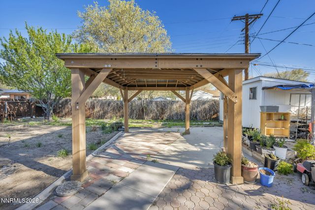 18 E Prater Way, Sparks, NV 89431