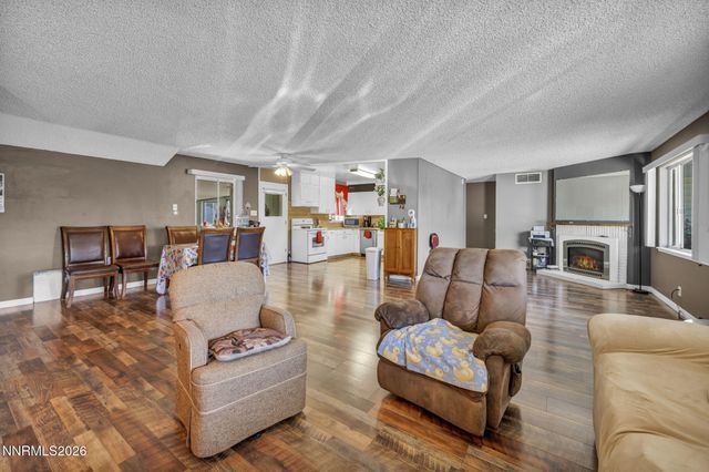 18 E Prater Way, Sparks, NV 89431