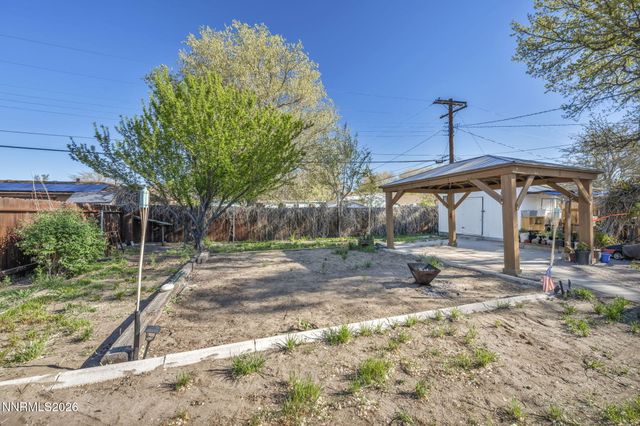 18 E Prater Way, Sparks, NV 89431