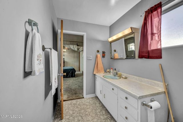 18 E Prater Way, Sparks, NV 89431
