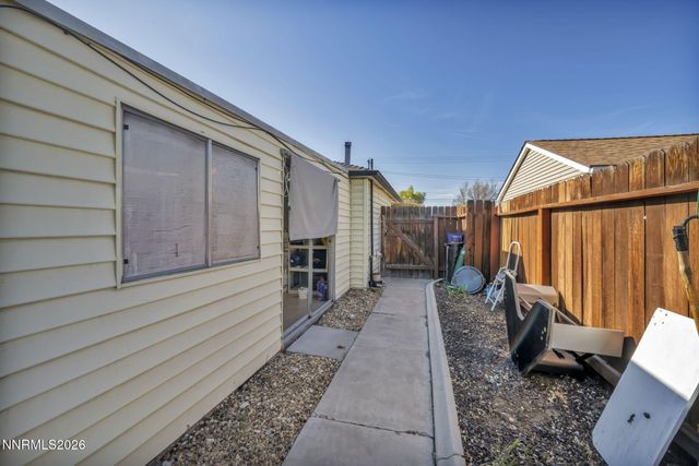 18 E Prater Way, Sparks, NV 89431
