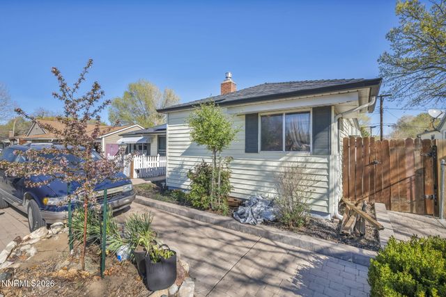 18 E Prater Way, Sparks, NV 89431