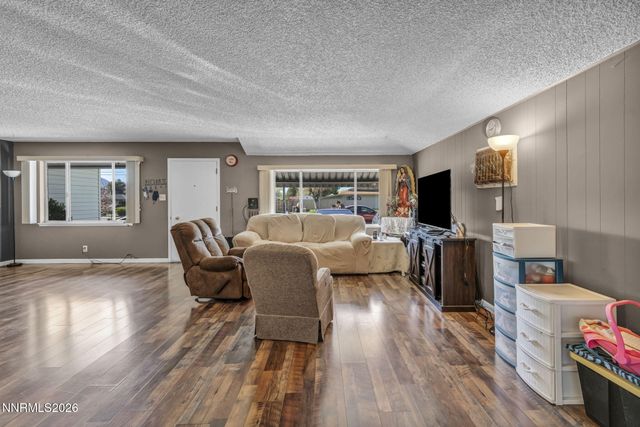 18 E Prater Way, Sparks, NV 89431