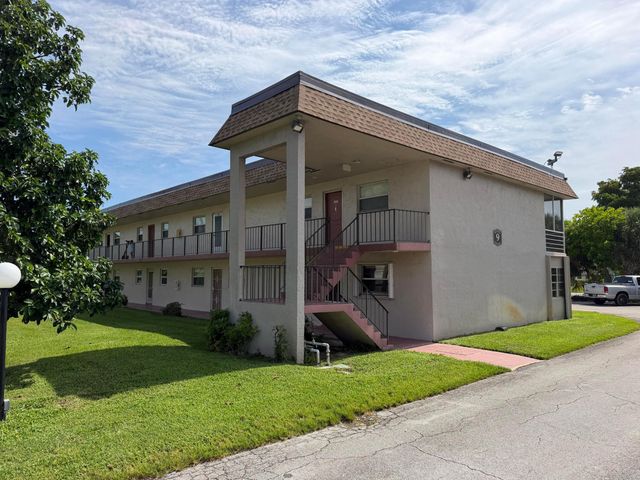500 Bonnie Boulevard 182, Palm Springs, FL 33461