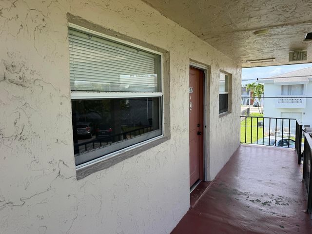 500 Bonnie Boulevard 182, Palm Springs, FL 33461