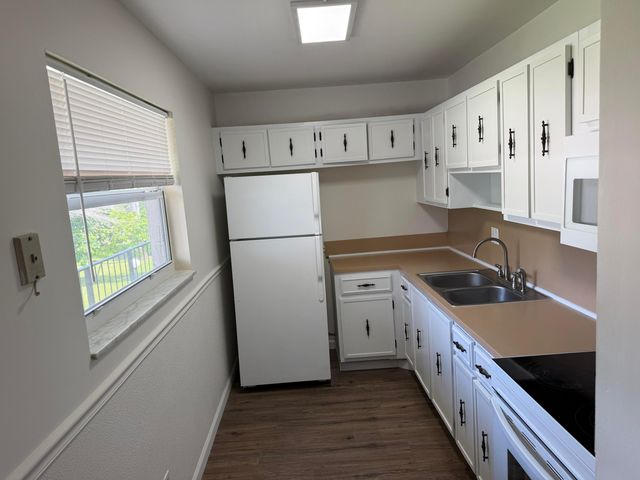 500 Bonnie Boulevard 182, Palm Springs, FL 33461