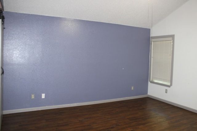 915 W Lovers Lane, Arlington, TX 76013