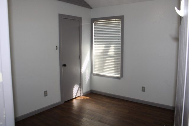 915 W Lovers Lane, Arlington, TX 76013