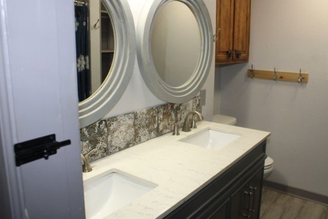 915 W Lovers Lane, Arlington, TX 76013