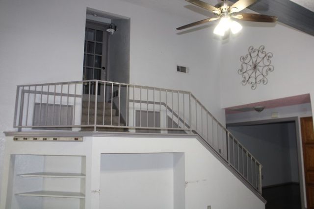 915 W Lovers Lane, Arlington, TX 76013