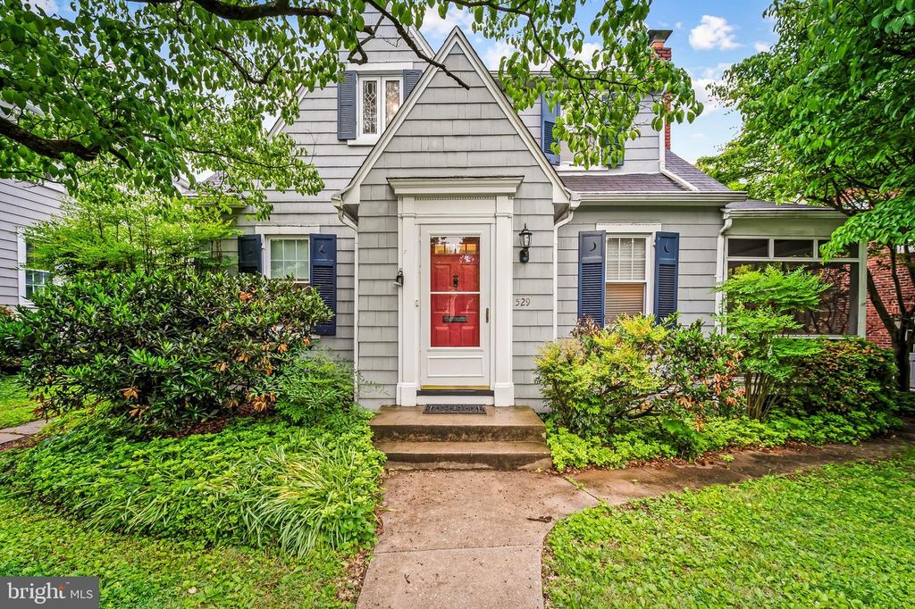 Image 1 of property listing at 529 OVERBROOK RD, Baltimore, MD 21212