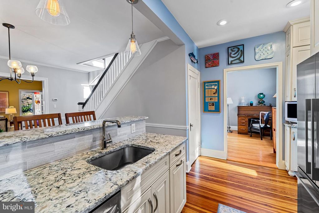 Image 16 of property listing at 529 OVERBROOK RD, Baltimore, MD 21212