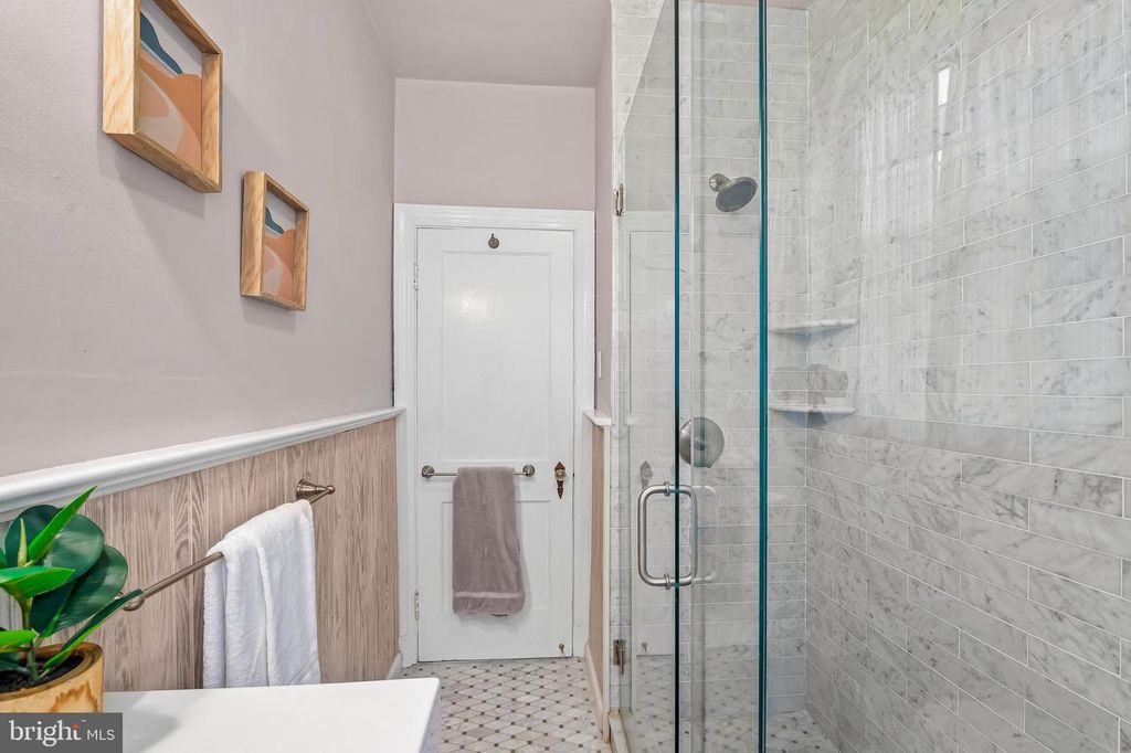 Image 21 of property listing at 529 OVERBROOK RD, Baltimore, MD 21212