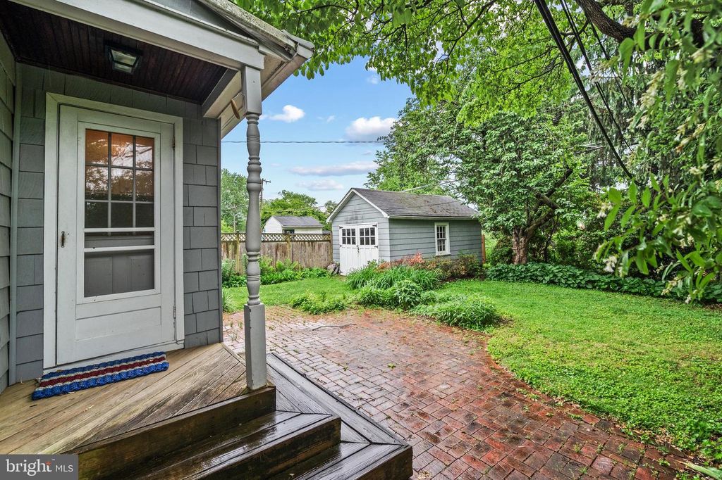 Image 26 of property listing at 529 OVERBROOK RD, Baltimore, MD 21212