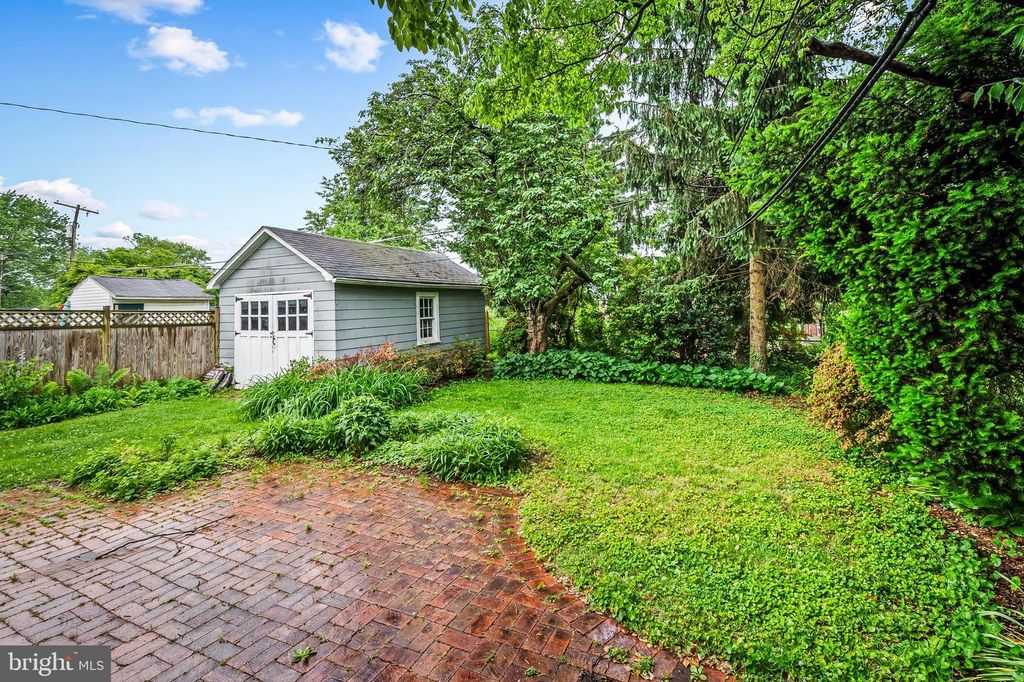 Image 27 of property listing at 529 OVERBROOK RD, Baltimore, MD 21212