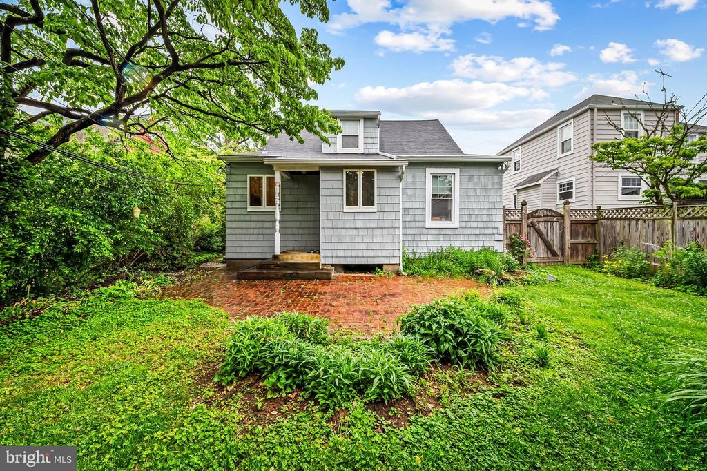 Image 28 of property listing at 529 OVERBROOK RD, Baltimore, MD 21212