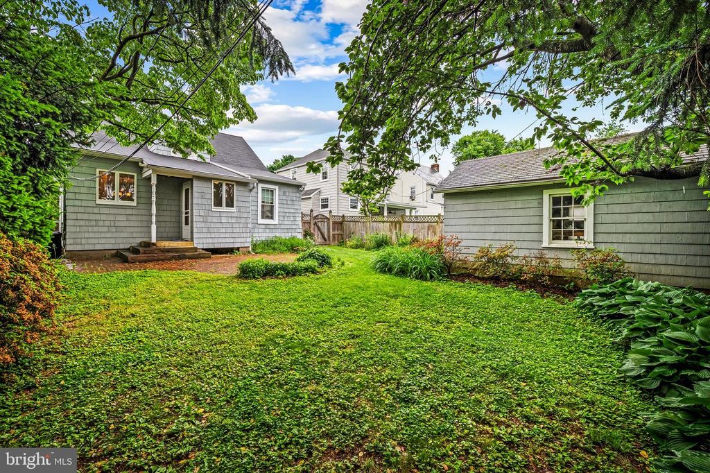 Image 29 of property listing at 529 OVERBROOK RD, Baltimore, MD 21212