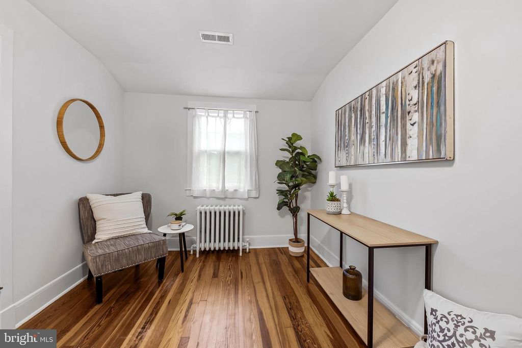 Image 32 of property listing at 529 OVERBROOK RD, Baltimore, MD 21212