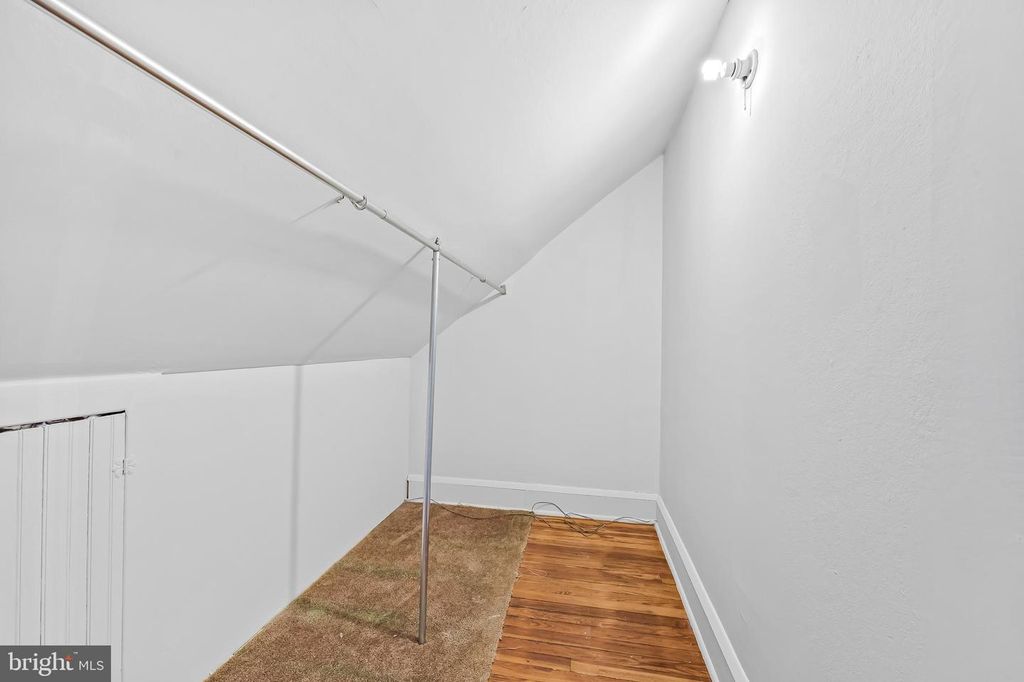 Image 33 of property listing at 529 OVERBROOK RD, Baltimore, MD 21212