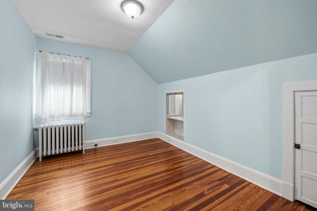 Image 34 of property listing at 529 OVERBROOK RD, Baltimore, MD 21212