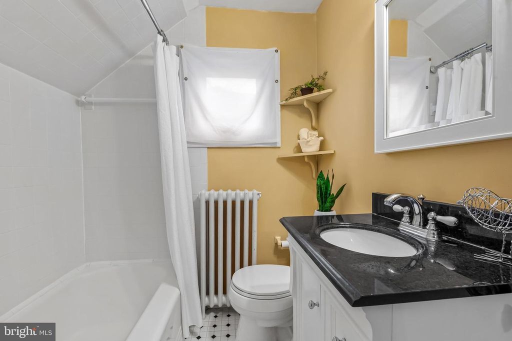 Image 37 of property listing at 529 OVERBROOK RD, Baltimore, MD 21212