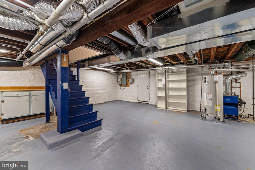 Image 38 of property listing at 529 OVERBROOK RD, Baltimore, MD 21212