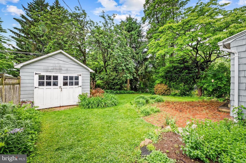 Image 40 of property listing at 529 OVERBROOK RD, Baltimore, MD 21212