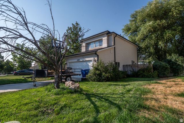 1224 N LEWIS PEAK DR, Ogden, UT 84404