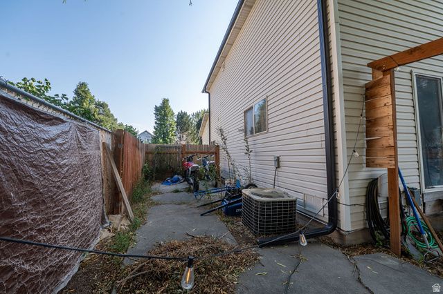 1224 N LEWIS PEAK DR, Ogden, UT 84404