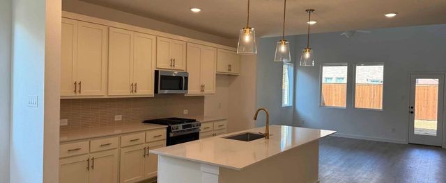 14161 Gallatin Street, Pilot Point, TX 76258