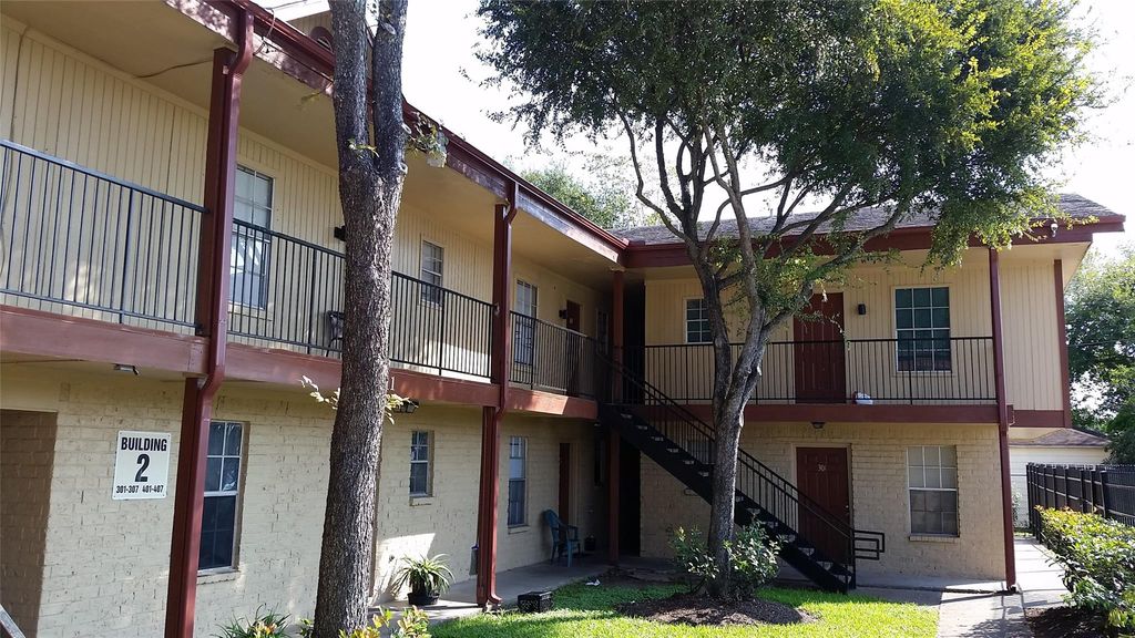 4710 Airport Boulevard 301, Houston, TX 77048