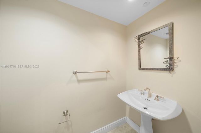 6000 Island Blvd 1002, Aventura, FL 33160