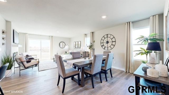 11910 S 114th Avenue, Papillion, NE 68046